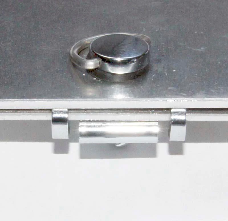 Black Quarter Turn Fastener for 10mm Top Panels - Image 3