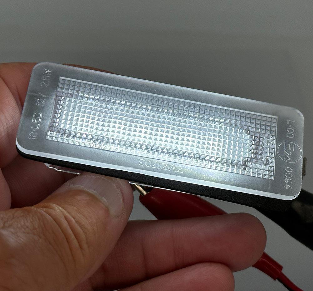 Flush Mount Rear Number Plate Lamp 79mm x 30mm - Image 4