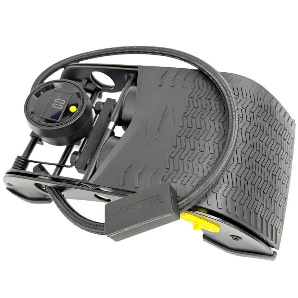 Michelin twin barrel foot pump with digital pressure gauge - Image 3