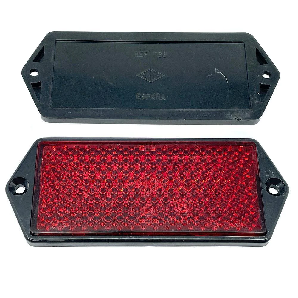 Red Rear Reflectors Rectangular 102 x 47 Pair